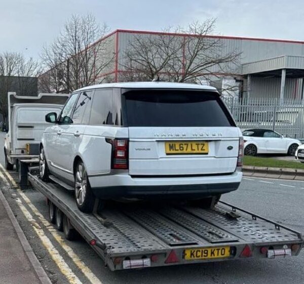 Reliable car towing service in Preston